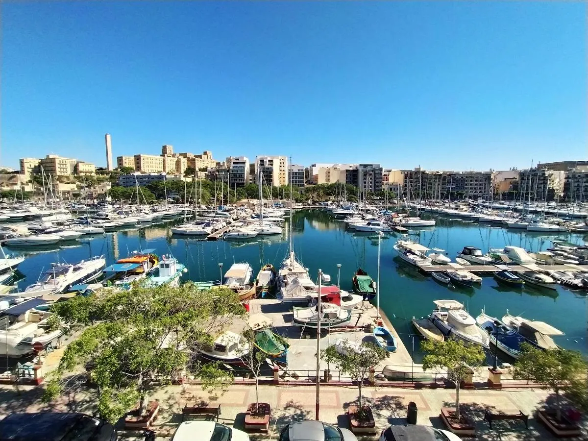 2 Bedroom, Central And Spacious Apartment With Sea View - 2 ムサイダ