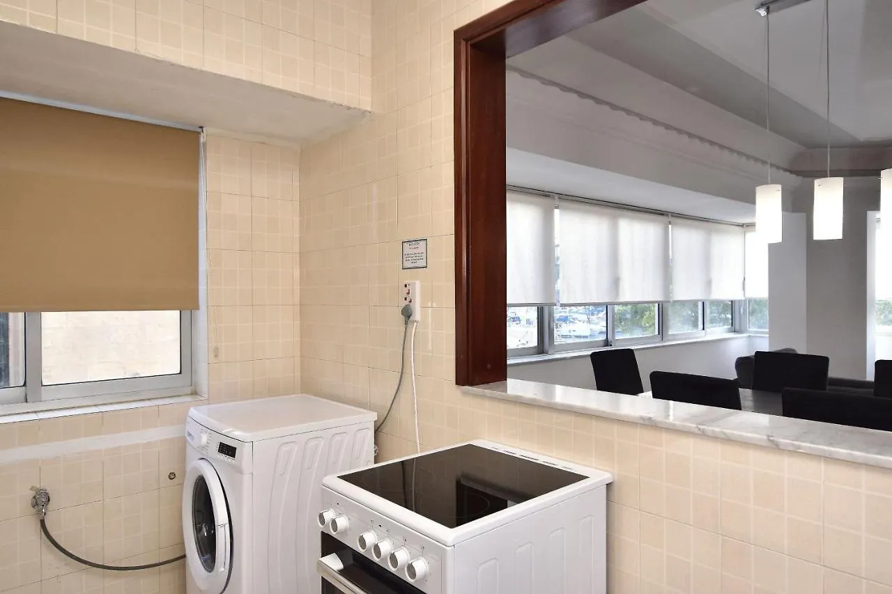 2 Bedroom, Central And Spacious Apartment With Sea View - 2 ムサイダ 0*,