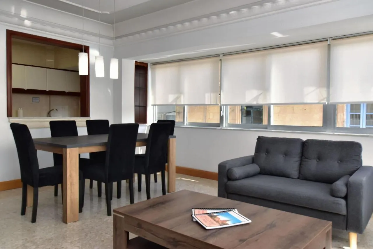 2 Bedroom, Central And Spacious Apartment With Sea View - 2 ムサイダ