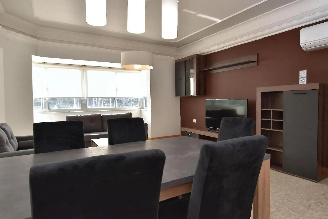 2 Bedroom, Central And Spacious Apartment With Sea View - 2 ムサイダ