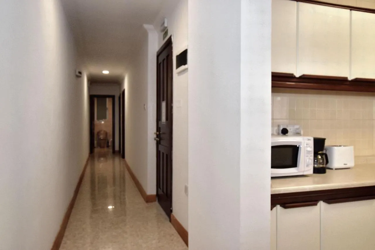 2 Bedroom, Central And Spacious Apartment With Sea View - 2 ムサイダ