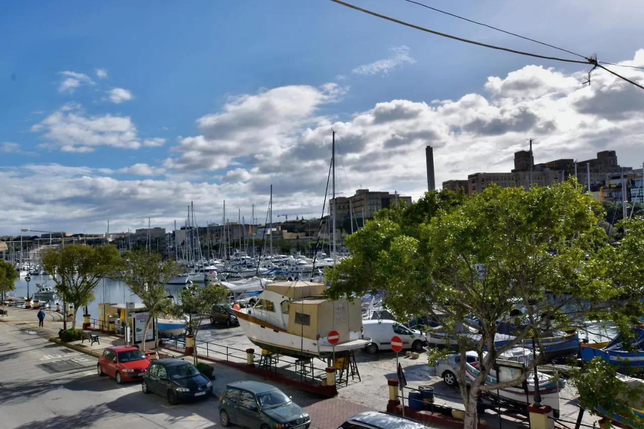 2 Bedroom, Central And Spacious Apartment With Sea View - 2 Msida Malta