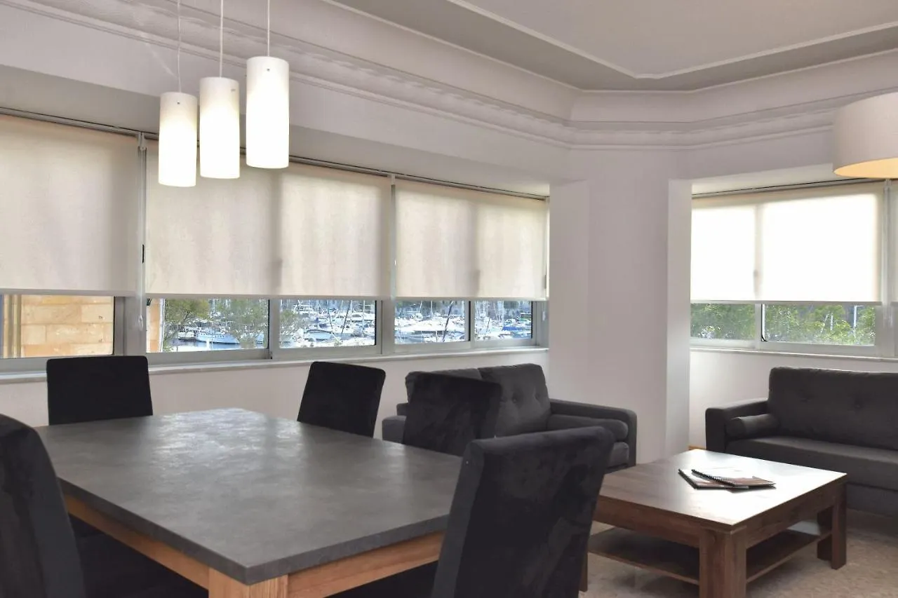 2 Bedroom, Central And Spacious Apartment With Sea View - 2 ムサイダ