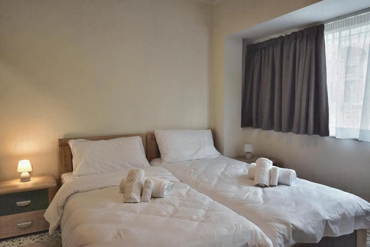2 Bedroom, Central And Spacious Apartment With Sea View - 2 ムサイダ
